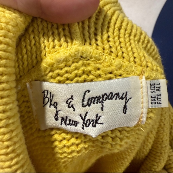 BKg & Company Yellow Turtleneck Sweater, One Size - Picture 6 of 7